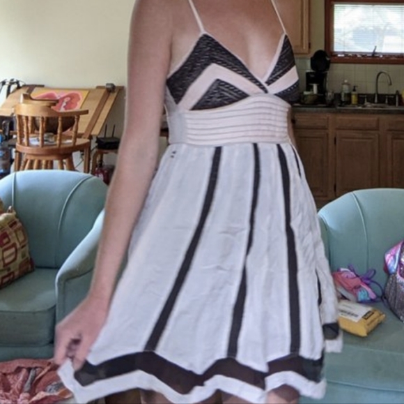 Billabong light pink and black mesh mini dress - Picture 5 of 7